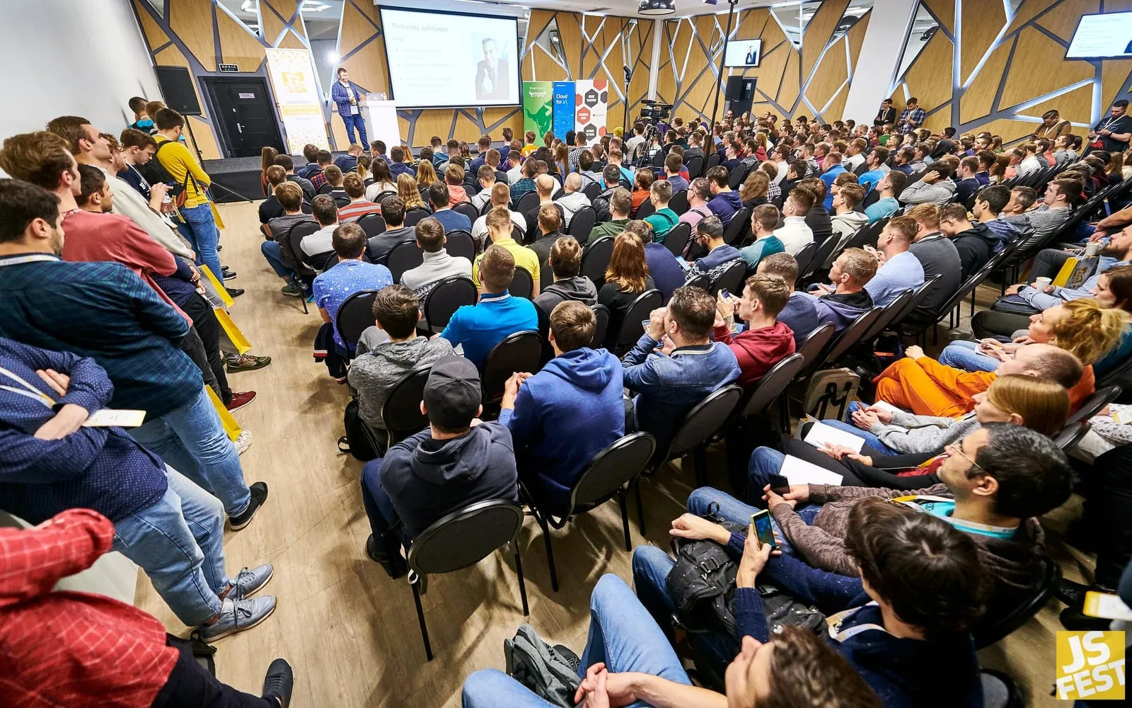 Volodymyr Rudyi speaking at a conference